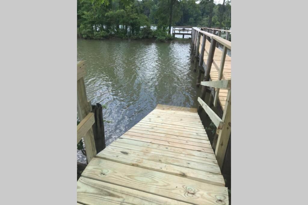 3-bdr Direct Waterfront *
