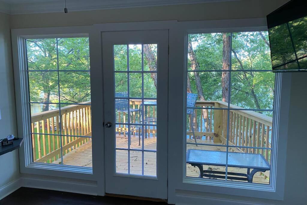 3-bdr Direct Waterfront * Charlotte