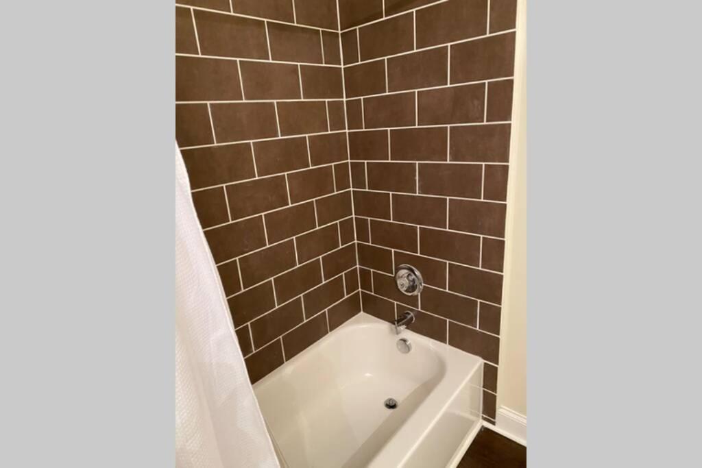 3-bdr Direct Waterfront Holiday home